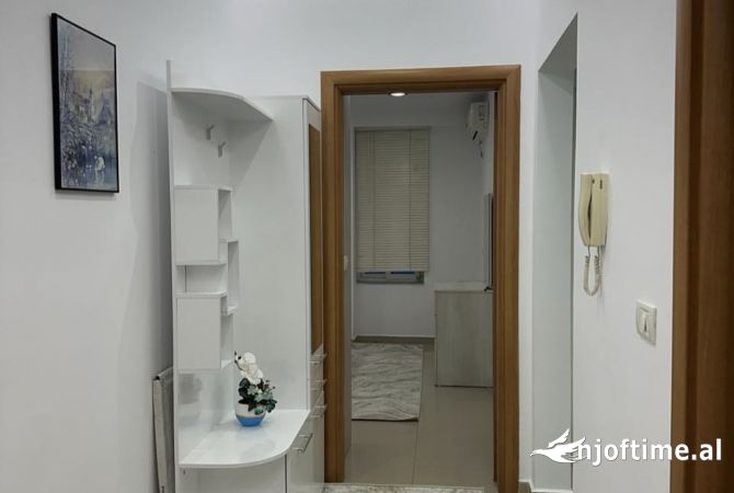 Shtepi me qera Apartament ne Tirane, 1+1, Mobilimi E mobiluar, Pagesa 48,000  Leke.