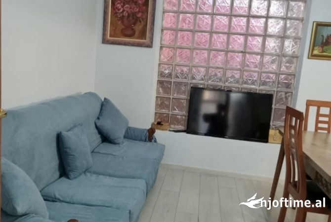 Shtepi me qera 2+1 ne Tirane - 60,000 Leke