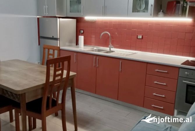 Shtepi me qera 2+1 ne Tirane - 60,000 Leke