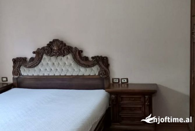 Shtepi me qera Apartament ne Tirane, 2+1, Mobilimi E mobiluar, Pagesa 60,000  Leke.