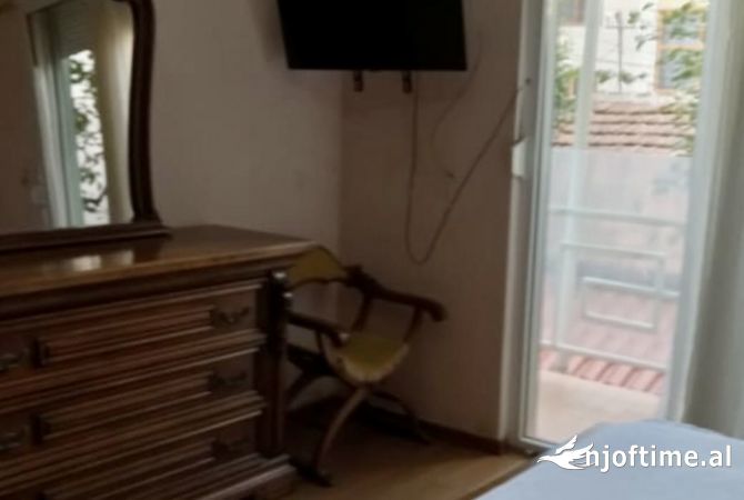 Shtepi me qera Apartament ne Tirane, 2+1, Mobilimi E mobiluar, Pagesa 60,000  Leke.