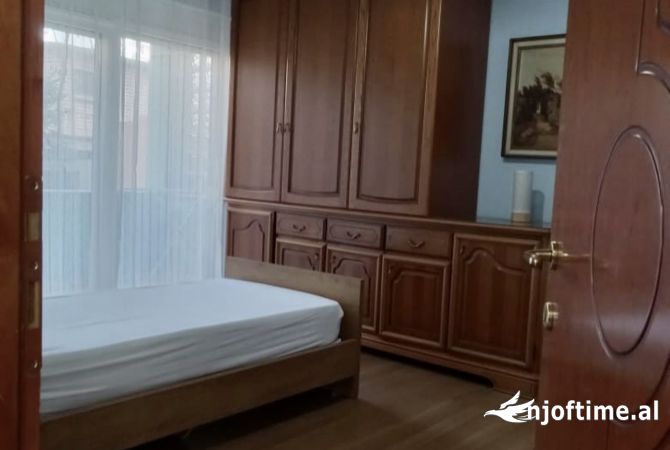Shtepi me qera Apartament ne Tirane, 2+1, Mobilimi E mobiluar, Pagesa 60,000  Leke.