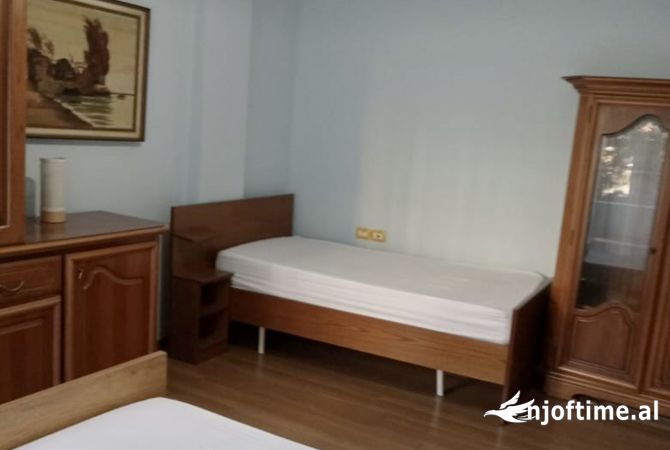Shtepi me qera Apartament ne Tirane, 2+1, Mobilimi E mobiluar, Pagesa 60,000  Leke.