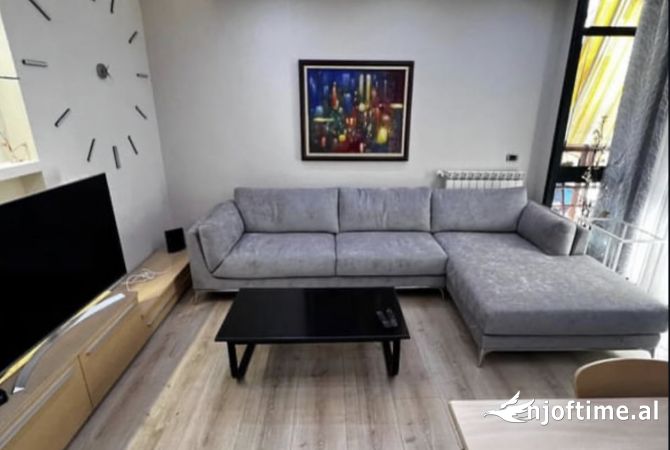 Shtepi me qera 2+1 ne Tirane - 1,100 Euro