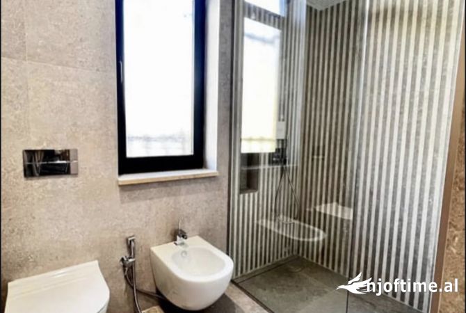 Shtepi me qera Apartament ne Tirane, 2+1, Mobilimi E mobiluar, Pagesa 1,100  Euro.