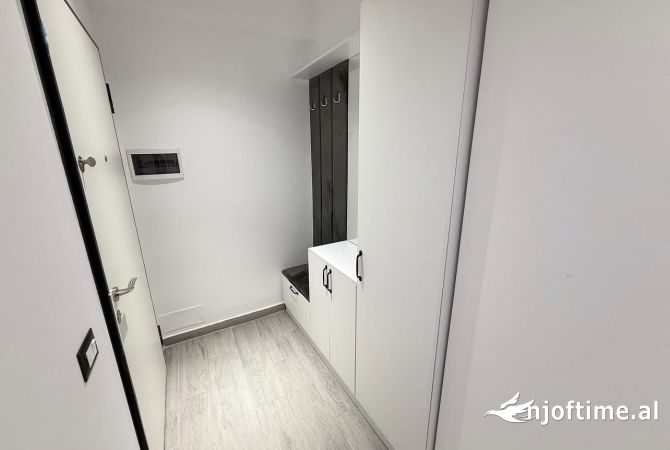 Shtepi ne shitje Apartament ne Tirane, 1+1, Mobilimi E mobiluar, Pagesa 105,000  Euro.