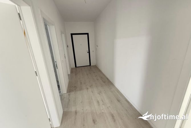 Shtepi me qera Apartament ne Tirane, 2+1, Mobilimi Bosh, pa mobiluar, Pagesa 700  Euro.