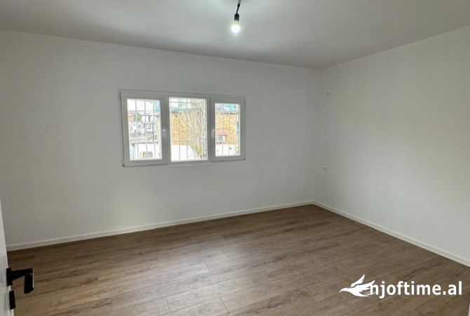 Shtepi ne shitje 1+1 ne Tirane - 75,000 Euro