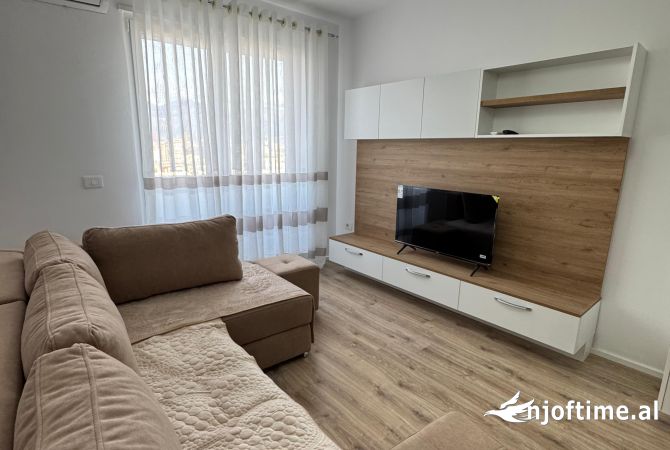 Shtepi me qera 1+1 ne Tirane - 50,000 Leke