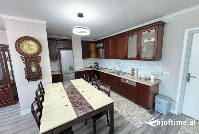 Shtepi me qera Apartament ne Tirane, 2+1, Mobilimi E mobiluar, Pagesa 600  Euro.