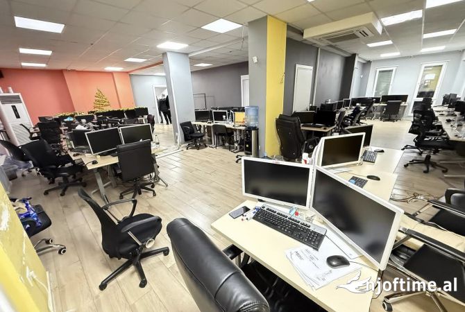 Ambient biznesi me qera 3+1 ne Tirane - 7,000 Euro