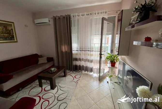 Shtepi me qera 2+1 ne Tirane - 600 Euro