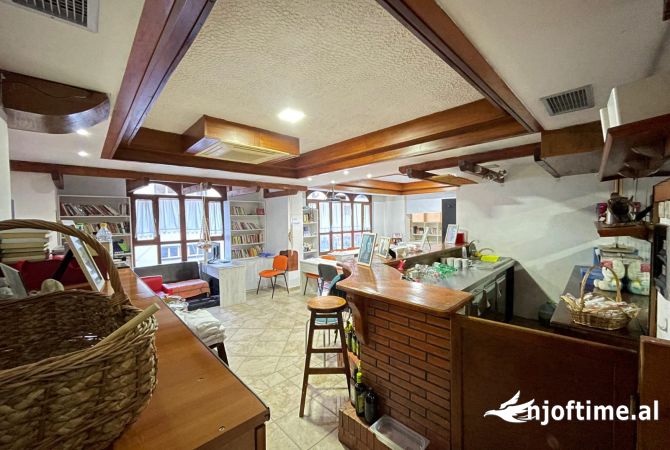 Ambient biznesi me qera 3+1 ne Tirane - 800 Euro