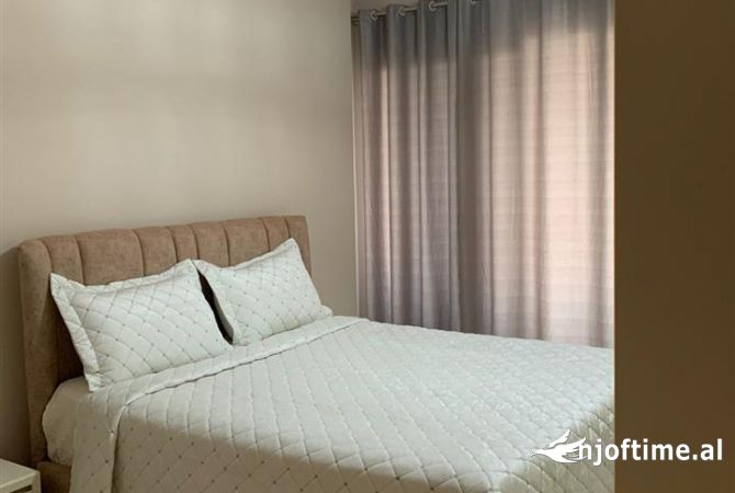 Shtepi ne shitje Apartament ne Tirane, 2+1, Mobilimi E mobiluar, Pagesa 115,000  Euro.