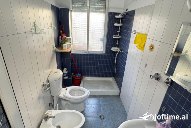 Shtepi me qera Apartament ne Tirane, 2+1, Mobilimi Pjeserisht e mobiluar, Pagesa 500  Euro.