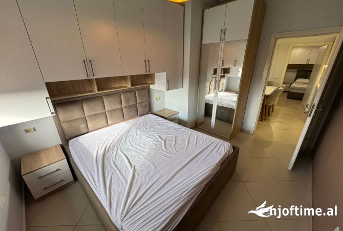 Shtepi me qera Apartament ne Tirane, 2+1, Mobilimi E mobiluar, Pagesa 700  Euro.