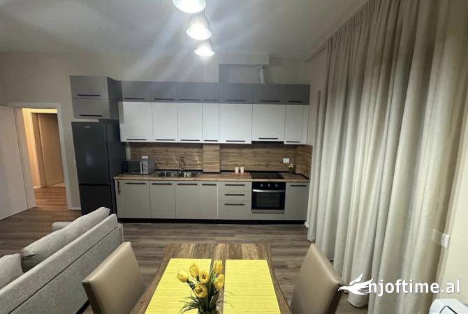 Shtepi me qera 2+1 ne Tirane - 800 Euro
