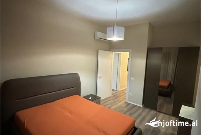 Shtepi me qera Apartament ne Tirane, 2+1, Mobilimi E mobiluar, Pagesa 800  Euro.