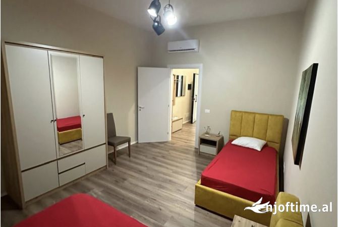 Shtepi me qera Apartament ne Tirane, 2+1, Mobilimi E mobiluar, Pagesa 800  Euro.