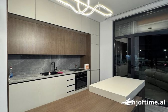 Shtepi me qera Apartament ne Tirane, 2+1, Mobilimi E mobiluar, Pagesa 850  Euro.