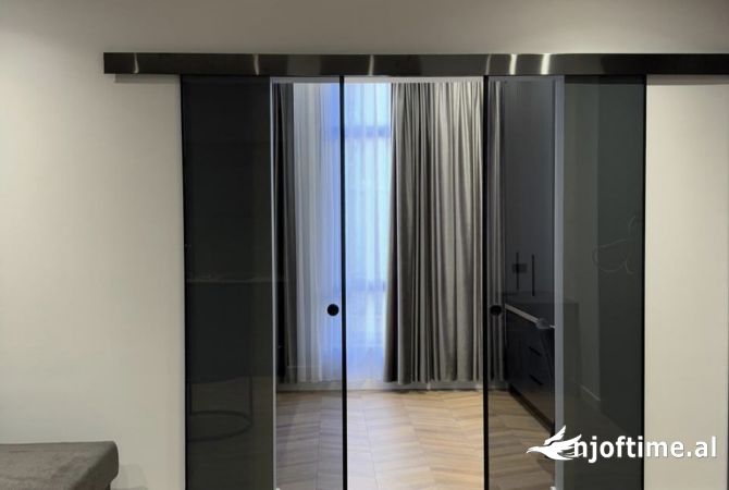 Shtepi me qera Apartament ne Tirane, 1+1, Mobilimi E mobiluar, Pagesa 550  Euro.