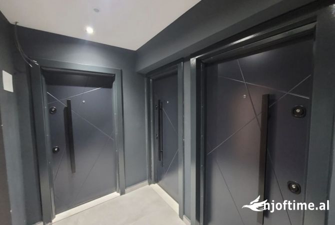 Shtepi ne shitje Apartament ne Tirane, 1+1, Mobilimi E mobiluar, Pagesa 259,000  Euro.