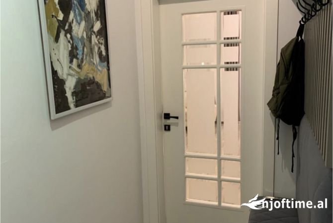 Shtepi me qera Apartament ne Tirane, 2+1, Mobilimi E mobiluar, Pagesa 1,000  Euro.