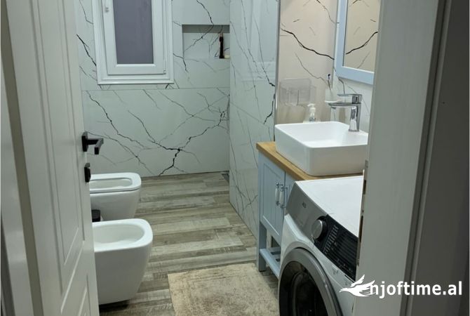 Shtepi me qera Apartament ne Tirane, 2+1, Mobilimi E mobiluar, Pagesa 1,000  Euro.
