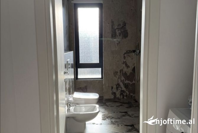 Shtepi me qera Apartament ne Tirane, 2+1, Mobilimi E mobiluar, Pagesa 600  Euro.