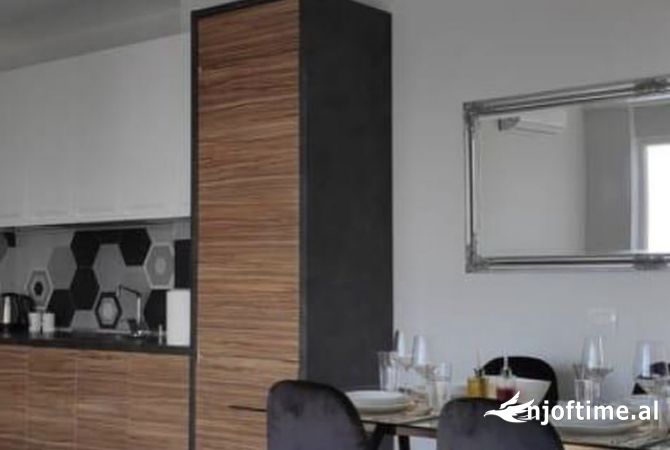 Shtepi me qera 2+1 ne Tirane - 1,200 Euro