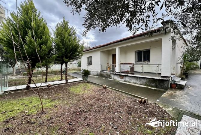 Shtepi ne shitje Shtepi Private ne Tirane, 3+1, Mobilimi E mobiluar, Pagesa 650,000  Euro.