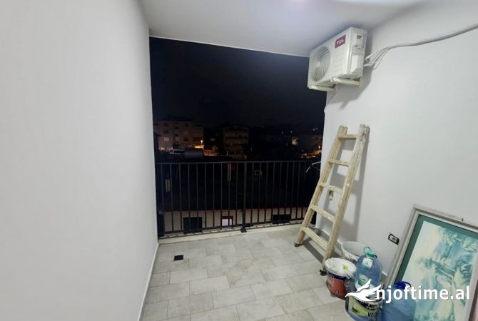 Shtepi me qera Apartament ne Tirane, 1+1, Mobilimi E mobiluar, Pagesa 40,000  Leke.