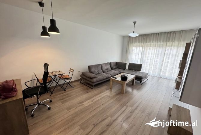 Shtepi me qera 2+1 ne Tirane - 700 Euro