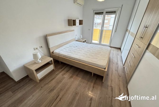 Shtepi me qera Apartament ne Tirane, 2+1, Mobilimi E mobiluar, Pagesa 700  Euro.
