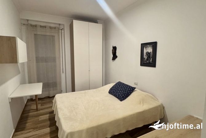 Shtepi me qera Apartament ne Tirane, 2+1, Mobilimi E mobiluar, Pagesa 600  Euro.