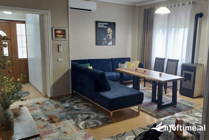 Shtepi me qera 4+1 ne Tirane - 55,000 Leke