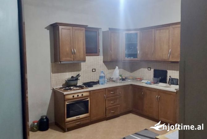 Shtepi me qera 4+1 ne Tirane - 55,000 Leke