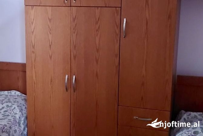 Shtepi me qera Apartament ne Tirane, 4+1, Mobilimi E mobiluar, Pagesa 55,000  Leke.