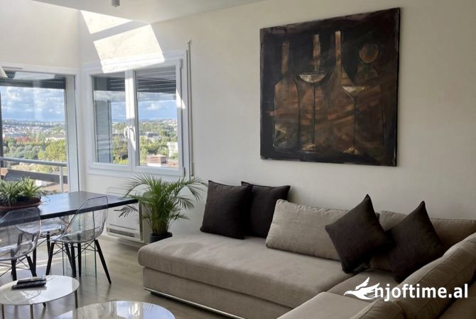 Shtepi ne shitje Apartament ne Tirane, 2+1, Mobilimi E mobiluar, Pagesa 370,000  Euro.