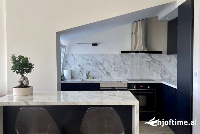 Shtepi ne shitje Apartament ne Tirane, 2+1, Mobilimi E mobiluar, Pagesa 370,000  Euro.