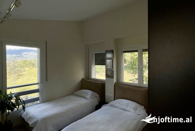 Shtepi ne shitje Apartament ne Tirane, 2+1, Mobilimi E mobiluar, Pagesa 370,000  Euro.