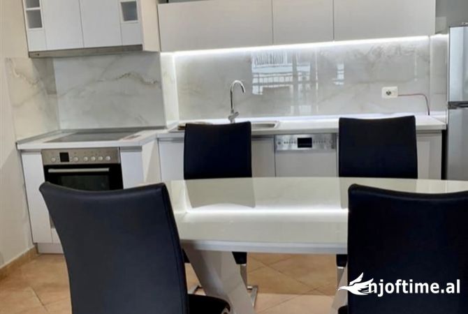 Shtepi me qera 2+1 ne Tirane - 480 Euro