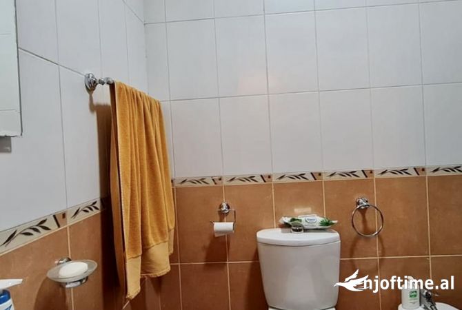 Shtepi me qera Apartament ne Tirane, 2+1, Mobilimi E mobiluar, Pagesa 480  Euro.