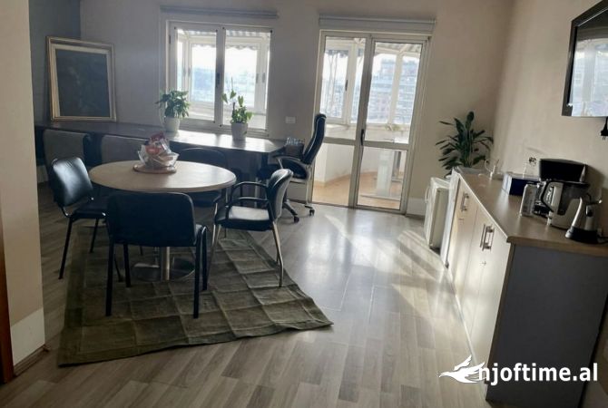 Shtepi me qera 2+1 ne Tirane - 1,300 Euro