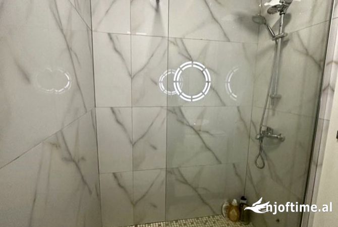 Shtepi ne shitje Apartament ne Tirane, 3+1, Mobilimi E mobiluar, Pagesa 170,000  Euro.