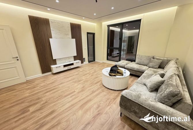 Shtepi me qera 3+1 ne Tirane - 1,000 Euro