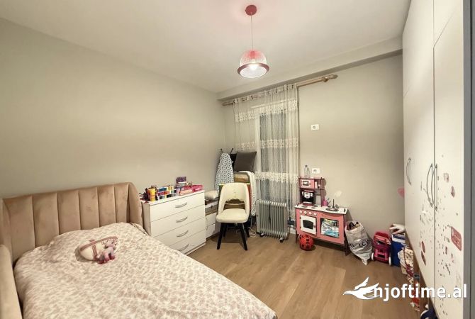 Shtepi ne shitje Apartament ne Tirane, 2+1, Mobilimi E mobiluar, Pagesa 143,000  Euro.