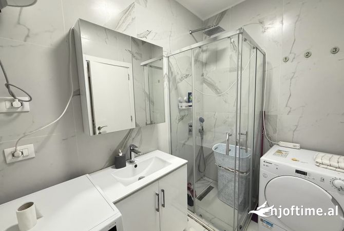 Shtepi ne shitje Apartament ne Tirane, 2+1, Mobilimi E mobiluar, Pagesa 143,000  Euro.