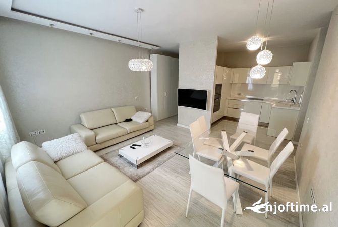 Shtepi me qera 2+1 ne Tirane - 650 Euro