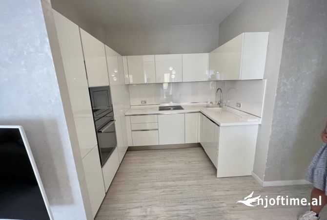Shtepi me qera Apartament ne Tirane, 2+1, Mobilimi E mobiluar, Pagesa 650  Euro.